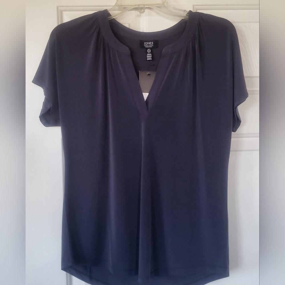 Jones New York blouse. Size small